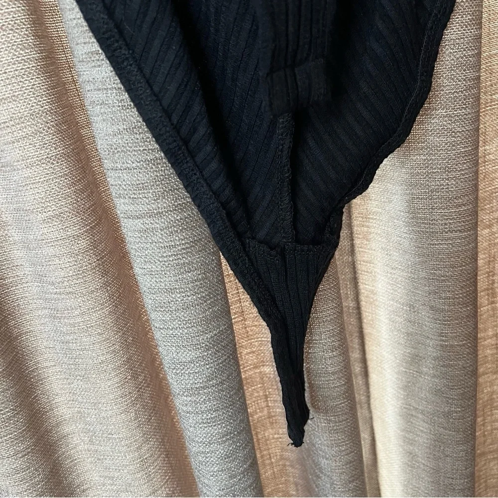 GUESS Black Verena Sleeveless Mock Neck Ribbed Backless Bodysuit Size Large